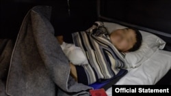 韩国情报部门星期天(1月12日)证实,乌军的确在俄罗斯库尔斯克州战场俘虏了两名受伤的朝鲜士兵。而前一天,基辅曾表示,乌克兰的安全部门对这两名俘虏进行了审问和调查。