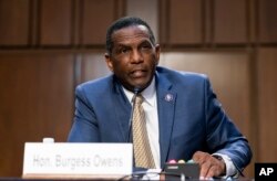 犹他州共和党联邦众议员伯吉斯·欧文斯(Burgess Owens)(2021年资料图片)