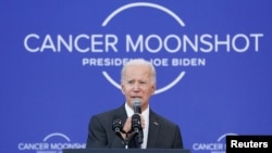 ဘော့စတွန်မြို့ ဂျွန်၊ အက်ဖ် ကနေဒီစာကြည့်တိုက်မှာကျင်းပတဲ့ သမ္မတဘိုင်ဒန်ရဲ့"Cancer Moonshot” အစီအစဉ်မိန့်ခွန်းပြောကြားစဉ်။ (စက်တင်ဘာ ၁၂၊ ၂၀၂၂)