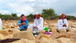 Tín đồ Chăm Bàni ở Việt Nam bức xúc khi tôn giáo của họ bị đồng nhất với Hồi giáo Tín đồ Chăm Bàni ở Việt Nam bức xúc khi tôn giáo của họ bị đồng nhất với Hồi giáo