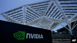 图为加州圣克拉拉的 英伟达(Nvidia) 公司标志。(资料照片,2023年5月31日)