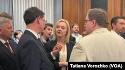 Колишня прем'єр-міністерка і міністерка закордонних справ Великобританії Ліз Трасс на прийомі в Музеї жертв комунізму, 28 листопада 2023 року.