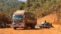 ကော့ကရိတ်−မြဝတီလမ်း ပိတ်ထားမှုကြောင့် ကုန်စည် စီးဆင်းမှုတွေ ရပ်ဆိုင်းသလောက်ဖြစ်နေ
 ကော့ကရိတ်−မြဝတီလမ်း ပိတ်ထားမှုကြောင့် ကုန်စည် စီးဆင်းမှုတွေ ရပ်ဆိုင်းသလောက်ဖြစ်နေ