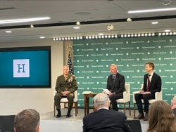 美国海军陆战队助理司令克里斯托弗·马奥尼(Christopher Mahoney)1月25日出席哈德逊研究所举办的活动,讨论海军陆战队的改革计划。(美国之音记者薛小山拍摄)