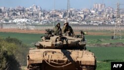 以色列南部和加沙边境的一辆以色列陆军主战坦克。(2024年1月31日)