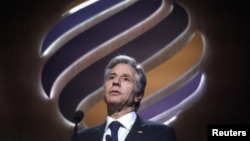 美国国务卿布林肯在“民主峰会”上发表题为《推进数字时代的民主和互联网自由》的讲话。(2023年3月30日)