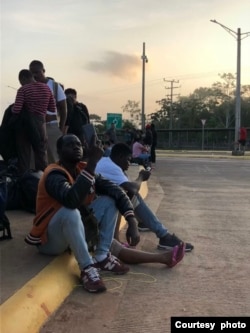 在路上(拍摄:赵平原)