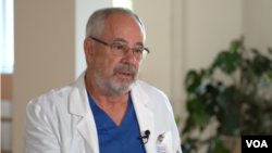 立陶宛坦克人-道诺拉维修斯医生接受美国之音专访(视频截图)