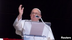 ပုပ်ရဟန်းမင်းကြီး ဖရန့်စစ် (Vatican Media/Handout via Reuters)