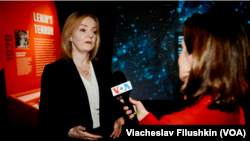 Колишня прем'єр-міністерка Великої Британії Ліз Трасс розповіла в інтерв'ю Голосу Америки, чому світові потрібні сильні США, чи підтримує вона Дональда Трампа, а також про те, як забезпечити перевагу Україні на фронті. 