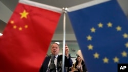 中国欧盟商会会长彦辞(Jens Eskelund)在北京举行记者会。(2024年5月10日)