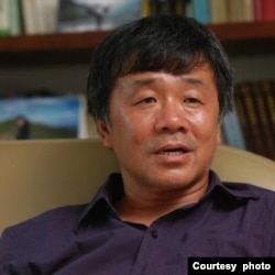 中国经济学者盛洪教授 (资料照)