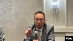 哈德逊研究所中国中心主任余茂春参加华府台湾同乡会在华盛顿近郊马里兰州举办的美台关系座谈会。(2023年11月11日,美国之音锺辰芳拍摄)