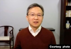 加拿大时评人文昭。(取自采访视频)