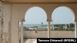 从当地一家酒店的屋顶俯瞰阿纳克里亚,中国财团计划在此建造格鲁吉亚在黑海的第一个深海港。