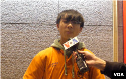 15岁的甘亘平不排斥为国家效力,但又怀疑延长役期是否真的有用。