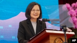 资料照片:台湾总统蔡英文在台北总统府发表元旦讲话。(2024年1月1日)