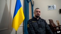 乌克兰战略工业部部长奥列克桑德尔·卡米申(Oleksandr Kamyshin)在乌克兰首都基辅接受美联社采访。(资料照片:2023年11月3日)