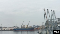 资料照片:安哥拉的洛比托港。