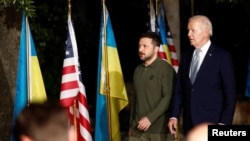 资料照:美国总统拜登与乌克兰总统泽连斯基在意大利法萨诺出席七国首脑会议期间举行联合记者会。(2024年6月13日)