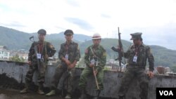 ကချင်လွတ်မြောက်ရေးတပ်မတော် KIA တပ်သားတချို့ကို လိုင်ဇာမြို့တနေရာမှာတွေ့ရစဉ် (၂၀၁၃ ခုနှစ်)