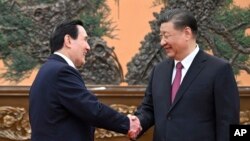 တရုတ်သမ္မတ ရှီကျင့်ဖျင် နဲ့ ထိုင်ဝမ်သမ္မတဟောင်း Ma Ying-jeou တို့ ဘေဂျင်းမြို့မှာ တွေ့ဆုံ (ဧပြီ ၁၀၊ ၂၀၂၄)