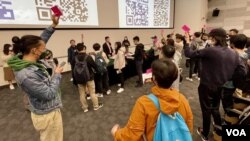 数以百计香港中文大学校友2月25日发起联署,要求召开特别会员大会,检讨中大校友评议会章则 (美国之音/汤惠芸)