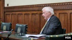 香港最后一位总督彭定康(Chris Patten)在英国国会中指责在香港的外国法官”扼杀“香港的民主运动。(美国之音李伯安,2024年5月14日)
