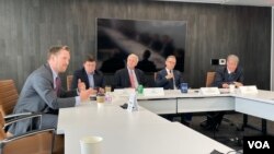 专家在美台商业协会与2049项目研究所举办的半导体研究项目中讨论美台半导体供应链伙伴关系。(2023年4月25日,美国之音锺辰芳拍摄)