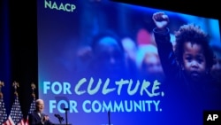 2024年5月17日,拜登总统在华盛顿国家非裔美国人历史和文化博物馆发表讲话。(美联社照片)