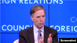 美国驻中国大使尼古拉斯·伯恩斯2023年12月12日在纽约出席外交关系委员会举办的一场活动(会议视频截图)