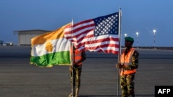 资料照片:尼日尔首都尼亚美的空军基地举行首批美军人员的撤离仪式。(2024年6月7日)