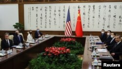 美国国务卿布林肯与中共中央政治局委员王毅在北京举行会谈。(2023年6月19日)