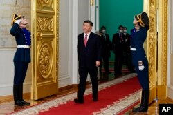 俄罗斯总统普京为到访的中国领导人习近平在克里姆林宫举行欢迎仪式。(2023年3月21日)