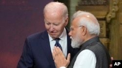 资料照:美国总统拜登与印度总理莫迪在印尼巴厘岛出席20过峰会期间会面。(2022年11月15日)