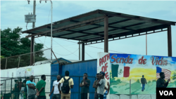 墨西哥边境城市雷诺萨(Reynosa)的移民庇护所“生命之路”(Senda De Vida)。庇护所有铁门和围墙,能为生活在里面的移民提供安全保障。