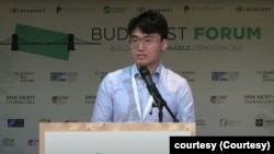 资料照:英国港侨协会创办人郑文杰