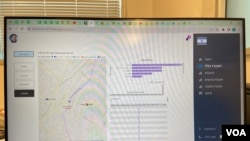 “平民作战室”科技人员运用新开发的软件系统将收集的数据透过同步化和融合过程、分析数据与影像、跟国防军的资料核对、再经过复杂的抽丝剥茧程序后可以在地图上定位人质的踪迹 (美国之音/赖素芬)