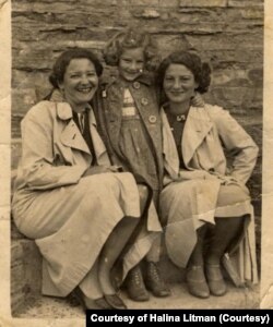 Галина з мамою Ольгою і тіткою Іриною, яка була страчена під час Голокосту. Фото з сімейного архіву.