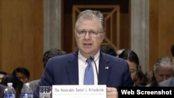 美国国务院负责东亚及太平洋事务的助理国务卿康达(Daniel Kritenbrink)2024年4月30日出席美国国会参议院外交关系委员会亚太小组委员会听证会。(参院外委会网站视频截屏)