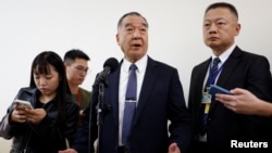 资料照:台湾国防部长邱国正在台北对媒体讲话。(2023年12月8日)