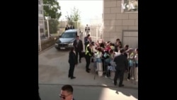 中国天主教徒送别教宗方济各离开蒙古  中国天主教徒送别教宗方济各离开蒙古