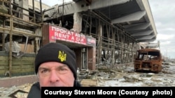 美国候任总统唐纳德·特朗普(Donald Trump)的高级经济顾问斯蒂芬·摩尔(Stephen Moore)他曾经创建了“乌克兰自由计划”(UFP)项目。