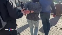 Cảnh quay bắt giữ phóng viên Mỹ của Nga cho thấy ông đang tác nghiệp bình thường chứ không phải gián điệp Cảnh quay bắt giữ phóng viên Mỹ của Nga cho thấy ông đang tác nghiệp bình thường chứ không phải gián điệp