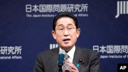 日本首相岸田文雄在东京气球对话开幕式上讲话。(2023年2月20日)