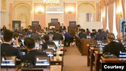 资料照片:对华政策跨国议会联盟(IPAC)2023年9月初在布拉格的捷克议会大楼召开年度会议。(照片来源:捷克外交部长、IPAC前任共同主席扬·利帕夫斯基(Jan Lipavsky)的社交媒体X的账户。)