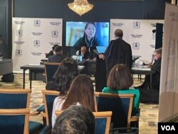 海牙世界公民法院公审习近平,视讯作证 (盛雪提供)