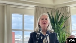 美国商务部主管国际贸易的副部长帮办法雷尔在驻美国台北经济文化代表处举行的“选择美国投资峰会”欢迎酒会上发表讲话。(2023年5月1日,美国之音锺辰芳拍摄)