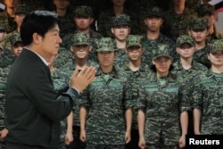台湾总统赖清德在视察桃园军事基地。(2024年5月23日)