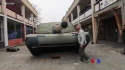 လေမှုတ်အမြောက်ကား တိုက်ပွဲတွင်း အယောင်ပြသုံး “လူကြည့်များ ဆိုရှယ်မီဒီယာ” လေမှုတ်အမြောက်ကား တိုက်ပွဲတွင်း အယောင်ပြသုံး “လူကြည့်များ ဆိုရှယ်မီဒီယာ”